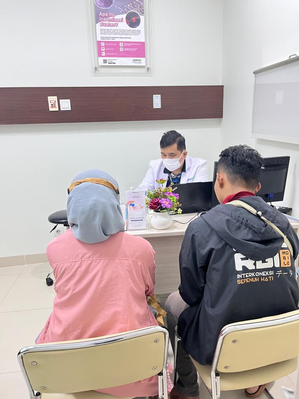 Sesi konsultasi program hamil bersama pasangan