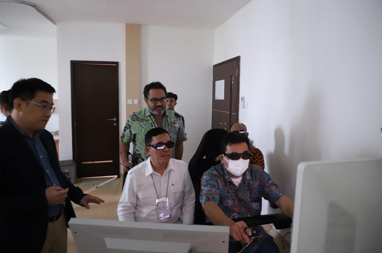 Sesi konsol bedah robotik dalam workshop